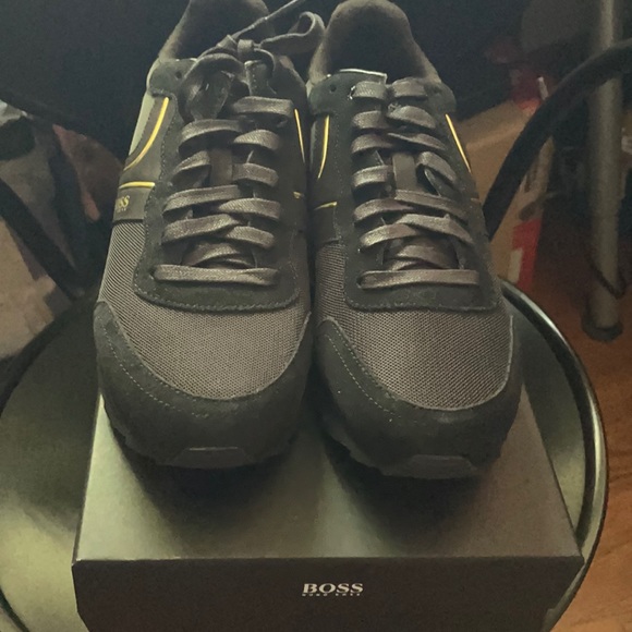 Hugo Boss -BOSS Black Suede w/Gold Trim Sneakers retails $225 NEW ππ€ - Picture 3 of 10